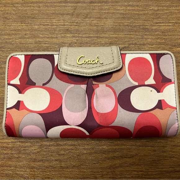 Coach Bag & wallet lot - Coach 6266 - Coach F21704 - Picture 13 of 16